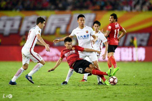 佩鲁贾青年才俊涌现,意乙升降级悬念再生  佩鲁贾青年才俊涌现,意乙升降级悬念再生