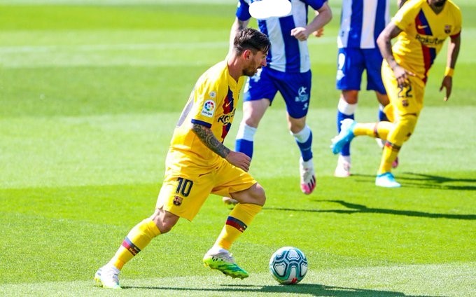 MK体育官方网站- 兰斯主场草皮状况恶劣，双方合计三十次滑倒引争议  